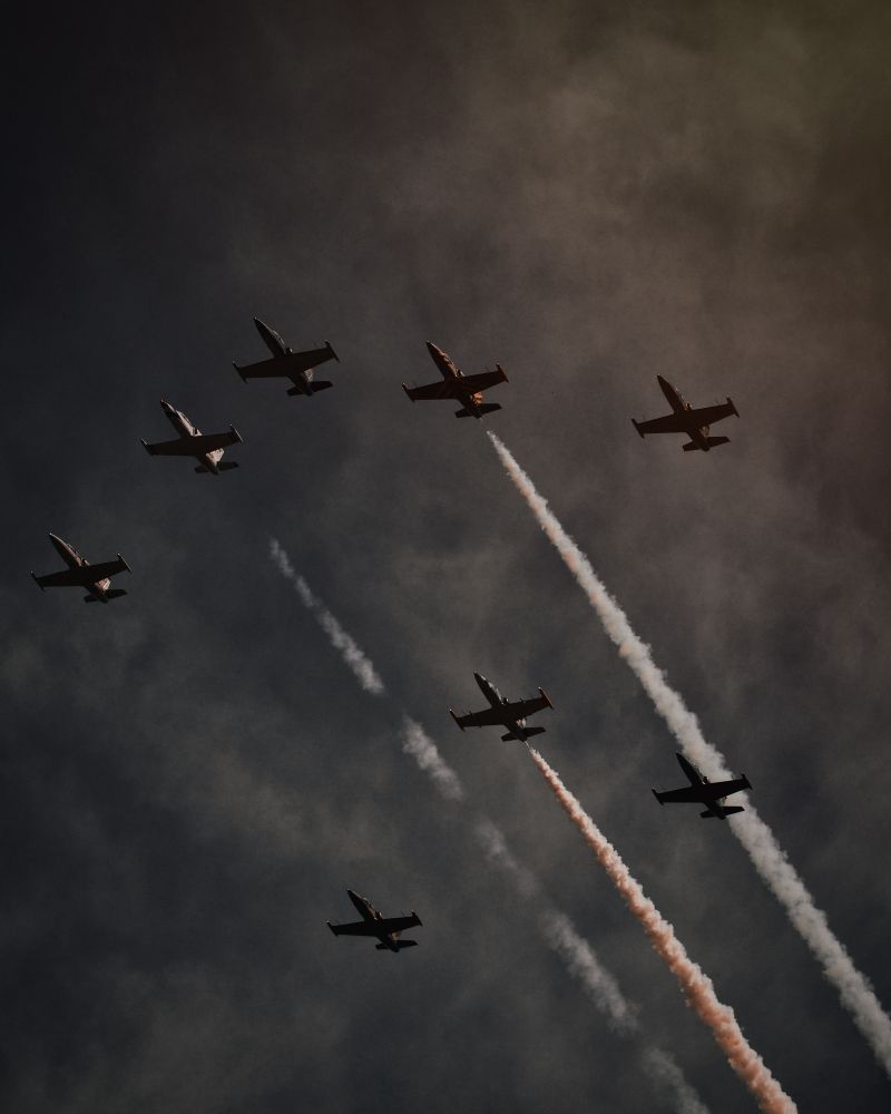 Beautiful Shot Many Planes Gray Sky Performing Operations Pirouetting