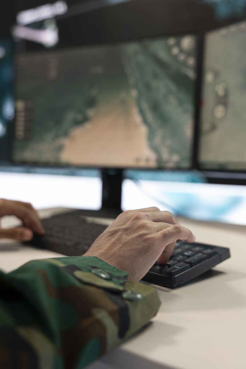 Combat It Engineer Supervising Assisting Team Members Field